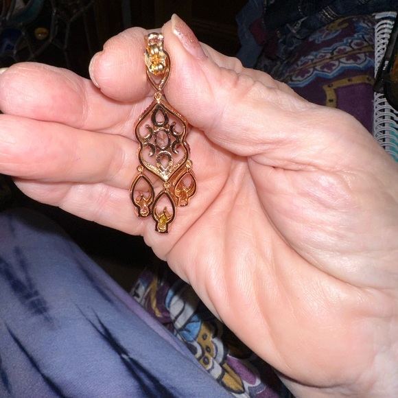 XIUPING EARRINGS MOISSANITE STONES ON POSTS BRAND NEW! - Picture 3 of 3